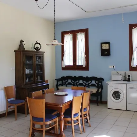Casa Rural Mas Arago Country house *